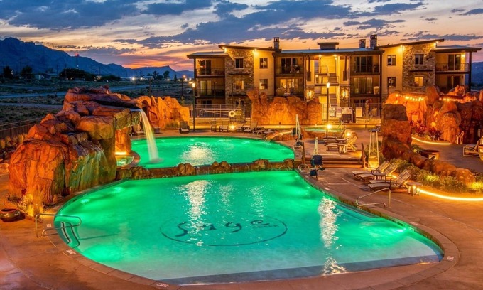 Moab South Valley Condo | Sage Creek Condo *E2* | Amazing Pool & Hot Tubs!
