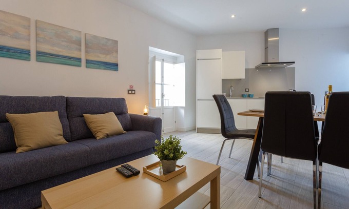 Old Town Apartment | SAIL Family Home by Cadiz4Rentals