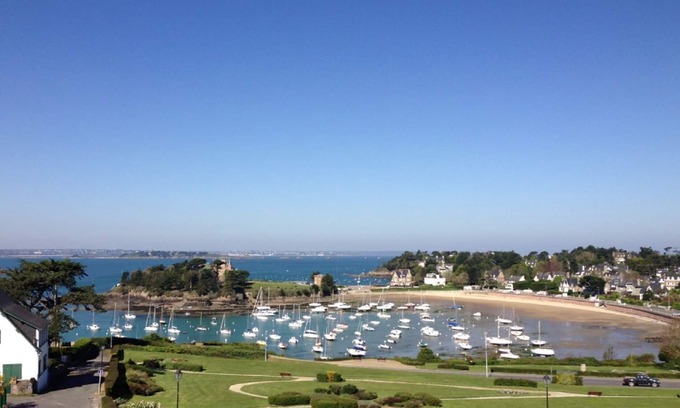 Saint-Briac-sur-Mer Villa | Saint-Briac sea view. Large traditional captain's house