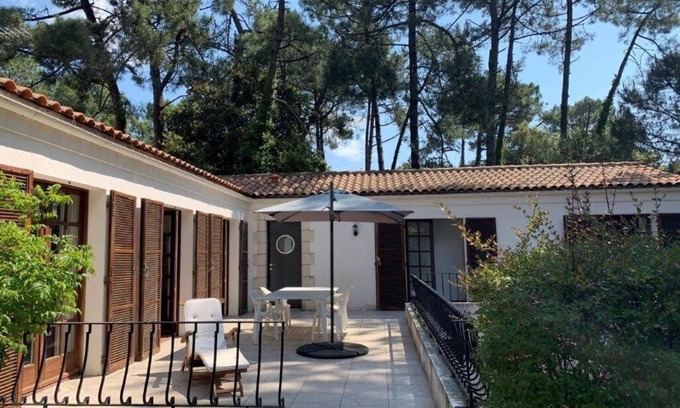 Saint-Georges-de-Didonne House | Saint Georges de Didonne - LARGE FAMILY HOME with enclosed land
