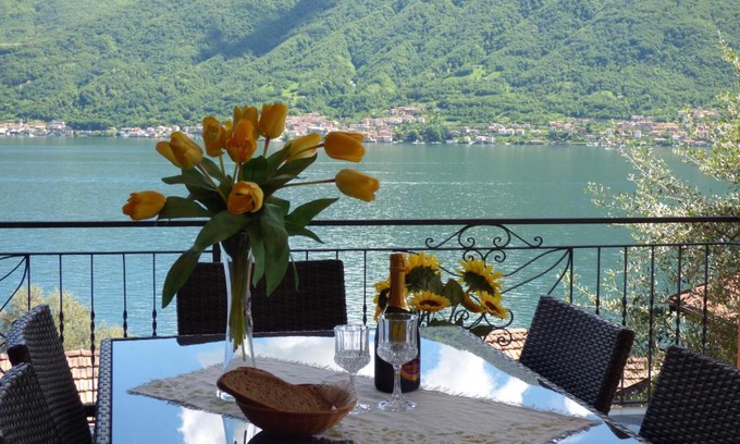 Sala Comacina Apartment | Sala Comacina Apartment Sleeps 6