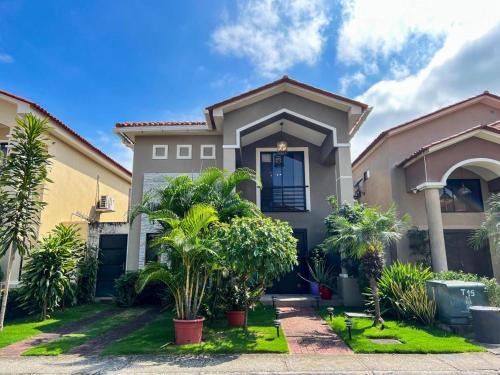 Ballenita Villa | Salinas Solutions