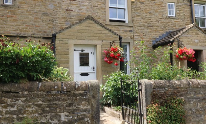 Carleton Cottage | SALLY'S COTTAGE, character holiday cottage in Carleton-In-Craven