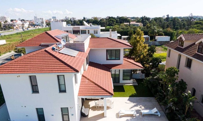 Larnaca Villa | SALT LAKE Deluxe VILLA IN LARNACA, CYPRUS