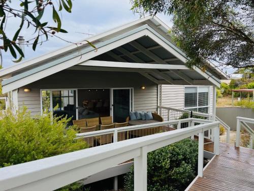 Waterhouse House | Salt Life - Pet Friendly Outside WIFI