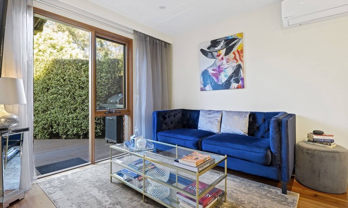 Macarthur House | Samanda's- 4pm check out Sundays|Modern|Cosy|Private|Bush Walks