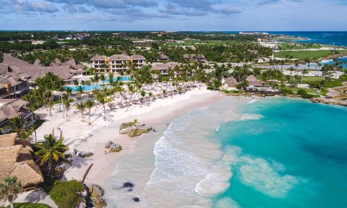 Yarary - Cap Cana Villa | Sambarela Luxury Villas. With Access to the Exclusive Eden Roc Beach Club.