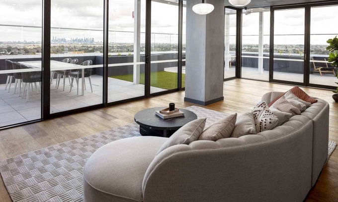 Heidelberg Heights Apartment | Samma | Modern Cozy 1BR King bed w/Gym