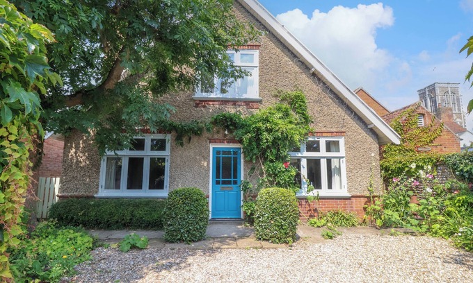 Southwold Cottage | SAMPHIRE HOUSE, pet friendly, country holiday cottage in Southwold