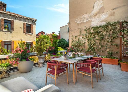 Dorsoduro Apartment | San Barnaba Palace R&R