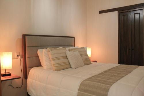 Zona Centro Apartment | San Cayetano 3 with AC just a block away from the main square