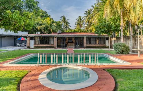 La Libertad House | San Diego Beach House, near La Lib and Surf City