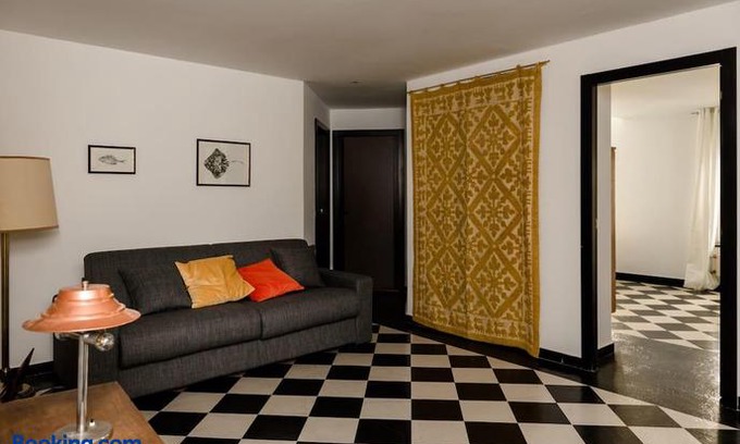 Genoa Historical Centre Apartment | San Matteo 23