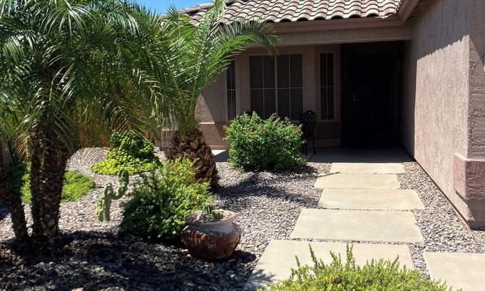 San Tan Valley House | San Tan Valley Arizona 3-bdr., 2-bth home featuring a back yard paradise
