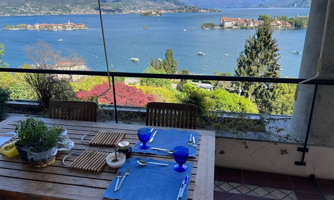 Carciano Apartment | Sana Luxury apartment in Stresa with lake view