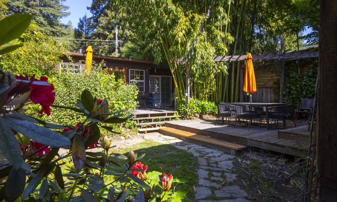 Northwood Cabin | Sanctuaire ~ Private Retreat in Monte Rio