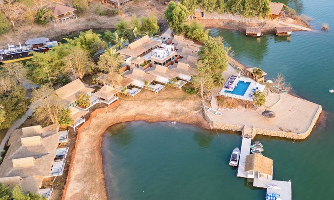 Vang Vieng Hotel | Sanctuary Nam Ngum Beach Resort