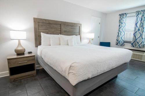 Litchfield by the Sea Apartment | Sand and Sun Resort View King Room 2nd Floor