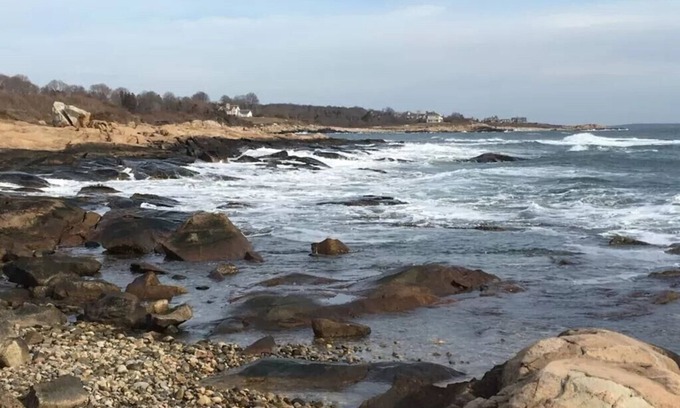 Point Judith House | Sand Hill Cove Colonial, Steps from Roger Wheeler!