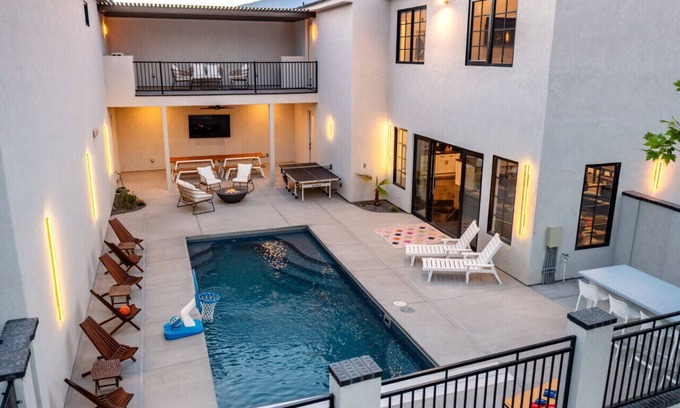 Hurricane House | Sand Hollow Escape - Private pool- Sleeps up to 20!