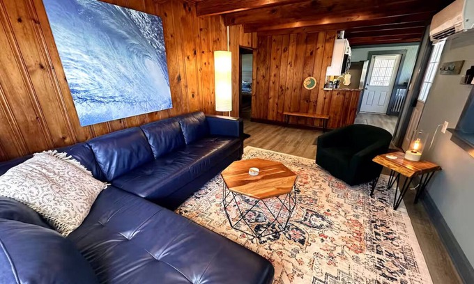 Colington Cottage | Sand Life - Pelican's Southern Nest! - Pet Friendly!