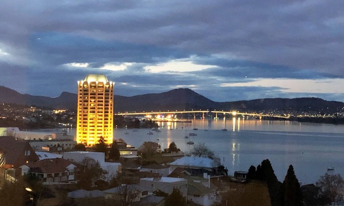 Sandy Bay Apartment | Sandcastle at Sandy Bay perfect location views