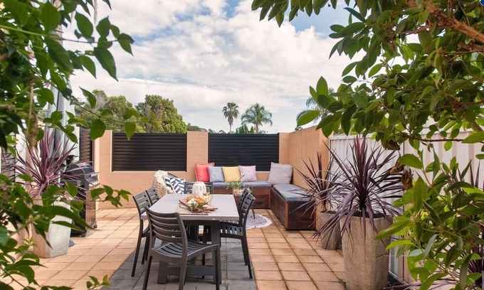 Fingal Bay House | Sandcastle Shores – peaceful, stylish and close to patrolled beach