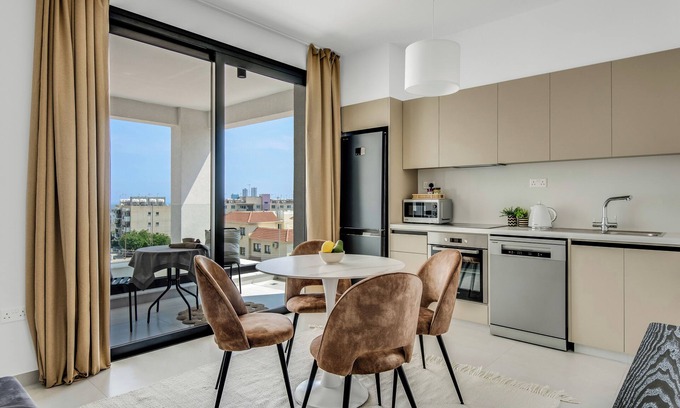 Agios Athanasios Apartment | Sanders Elgio - Adorable Studio with Balcony
