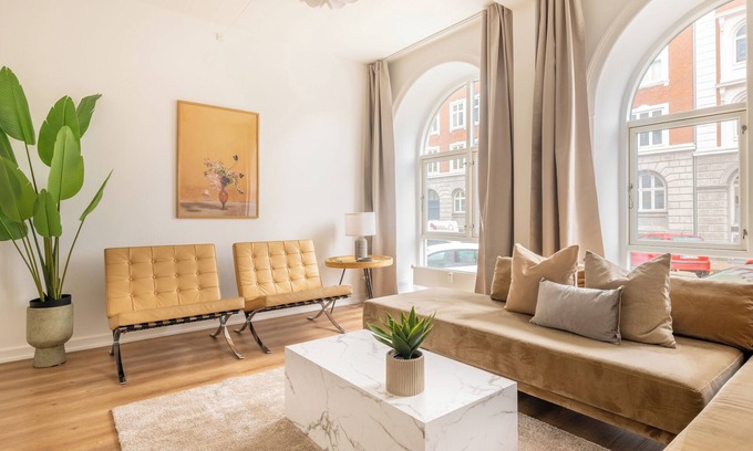 Copenhagen City Centre Apartment | Sanders Noble - Fantastic 5-Bdr Apt in the Capital