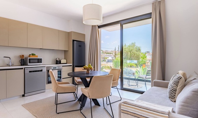 Agios Athanasios Apartment | Sanders Only - Enchanting Studio with Balcony