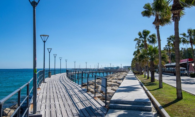 Neapolis Apartment | Sanders Premier - Cozy 2 bdr apt With Balcony
