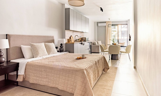 Thessaloniki City Centre Apartment | Sanders Tower Centre - Homely Sup Studio w Balcony