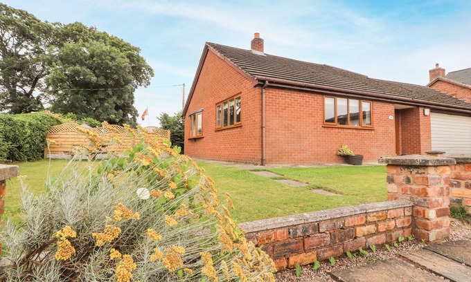 Higher Kinnerton House | SANDMARTINS, pet friendly in Higher Kinnerton, Chester