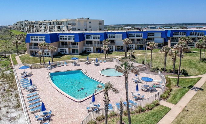 Crescent Beach Condo | Sandpiper 109 - Ground floor with all the upgrades!