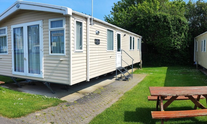 Aldwick House | Sandpiper - 6 berth caravan at Copthorne Caravans