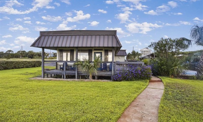 East End House | Sandpiper Cottage Ground Level Home