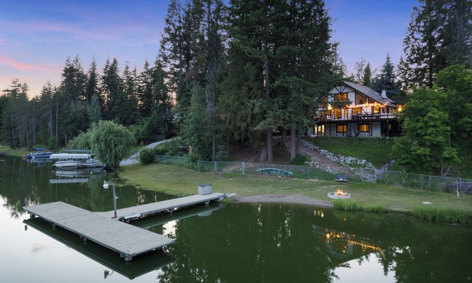 Ponder Point Ski Chalet | Sandpoint Lakeside Retreat - Private Dock - AC