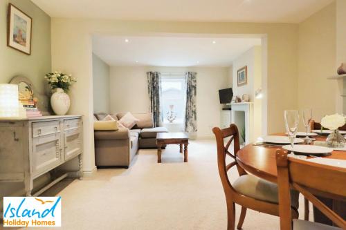 Ryde House | Sands Cottage