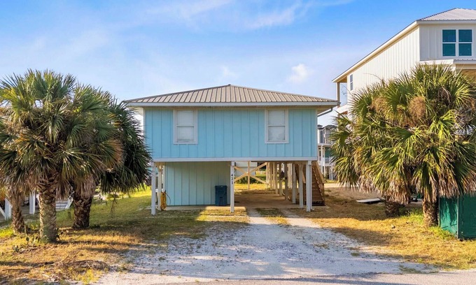 Gulf Shores House | 🏖️Sands of Time | Pet Friendly 2BR Home | Prime Location | Walk to the Beach