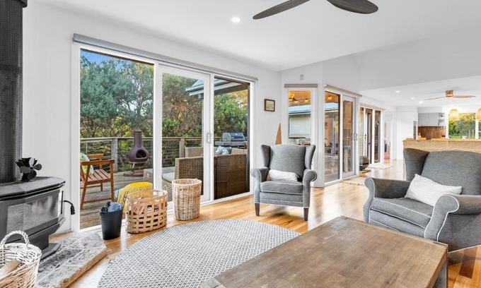 St. Andrews Beach House | Sandy Hills Beach House by Ready Set Stay- BYO LINEN & TOWELS