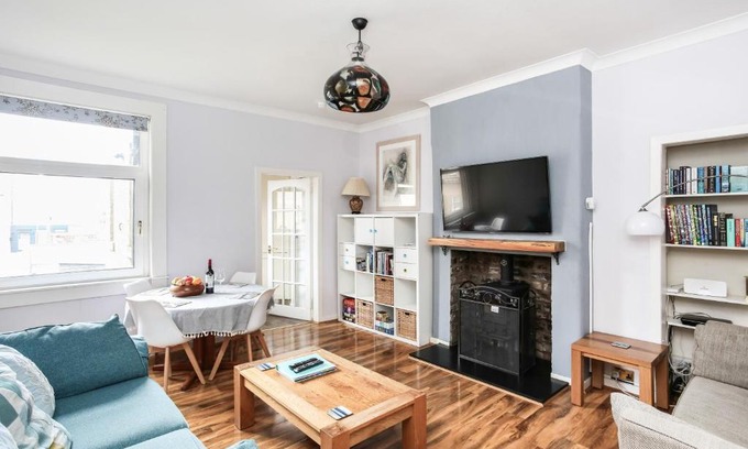 North Berwick Apartment | Sandy Shores- Beautiful 3 Bed Apartment near beach in North Berwick