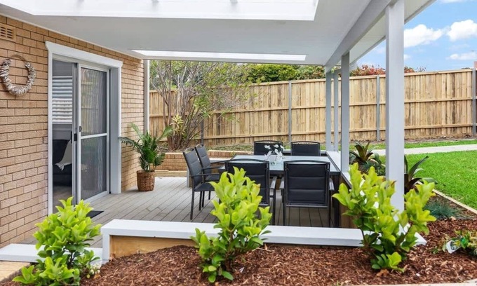 Mollymook Beach Apartment | Sandy Shores Summary: