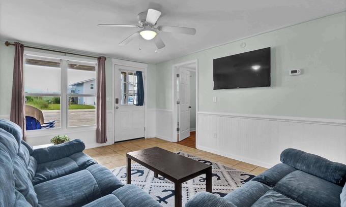 North Topsail Beach Condo | Sandy Toes & Ocean Views – Ground-Floor Gem