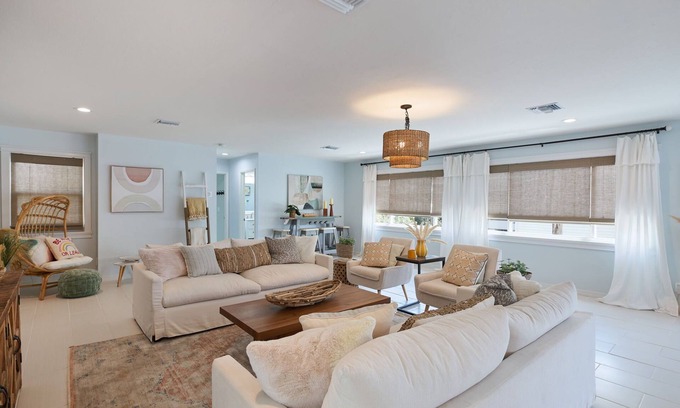 Belle Meade House | Sanibel Sunrise- Remodeled West End Home