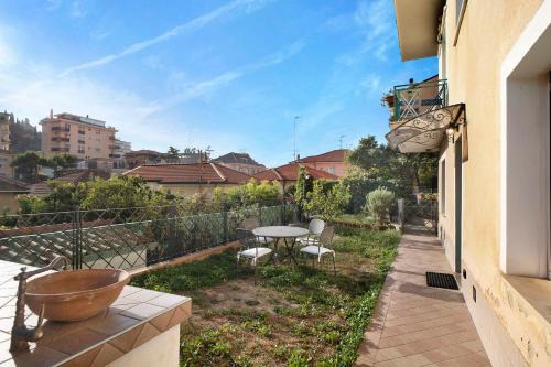 Oneglia House | Santa Lucia