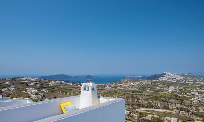 Pyrgos Villa | Santorini 180 Degrees