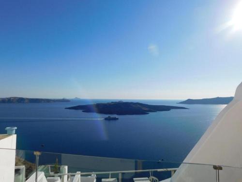 Fira Apartment | Santorini Fira Caldera Suites