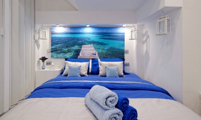 Mousio Apartment | Santorini style in Athens Plaza Luxury apartments