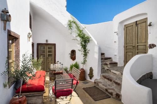 Pyrgos Villa | Santorini Vista Legacy Retreat - Live the history, wake to the view