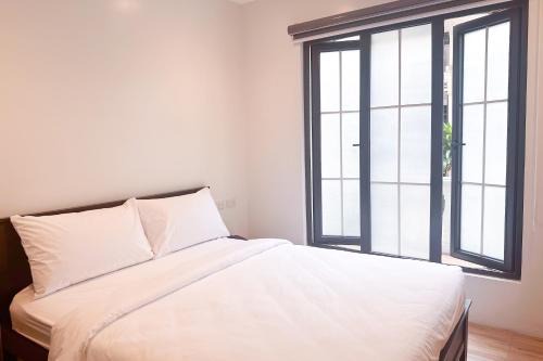 Ermita Hotel | SANTOS Pension House